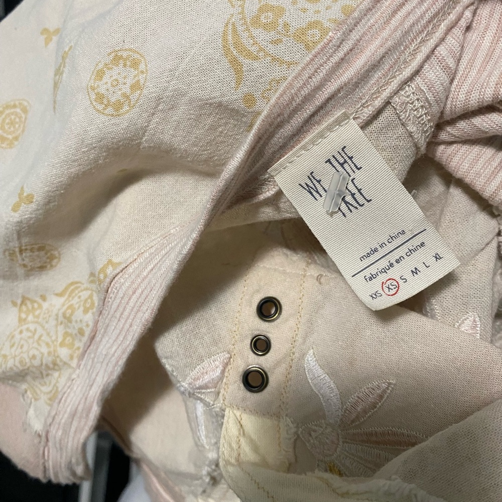 Free people embroidered tan top sz- XS - Picture 6 of 6